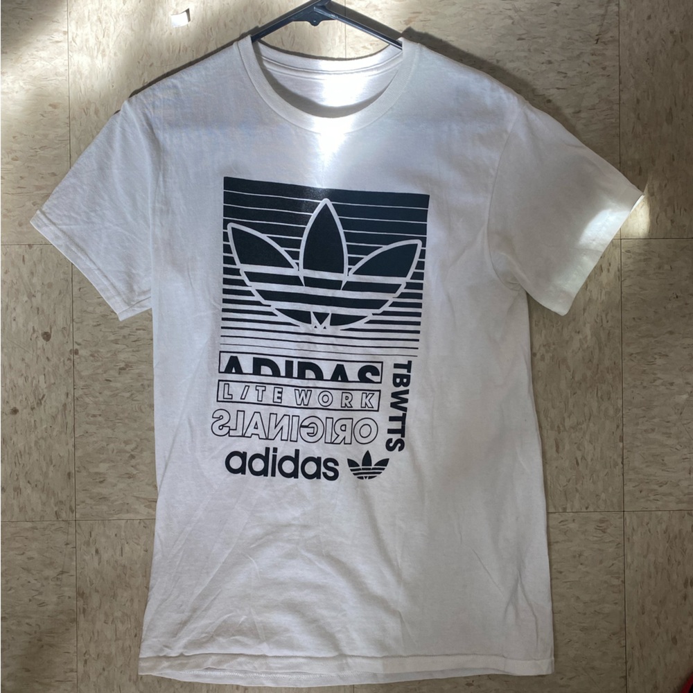 Adidas shirt white. Size m.